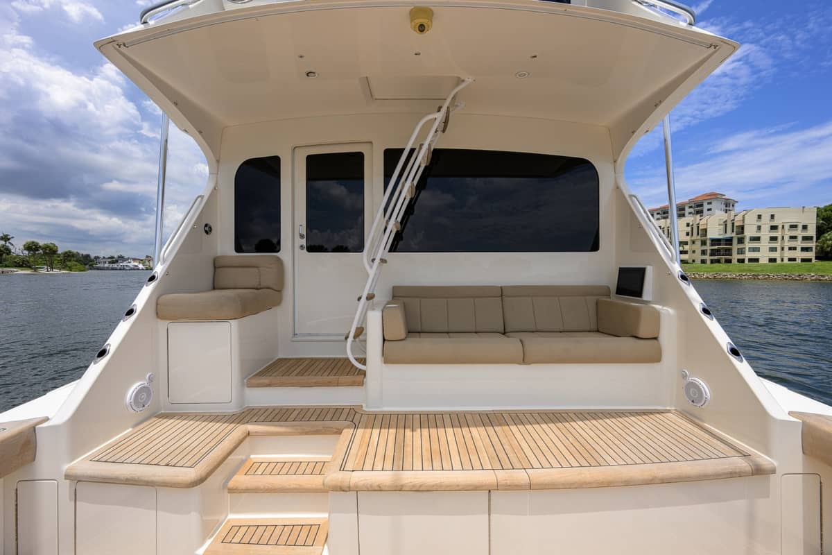 2006 Viking 68 Enclosed Bridge "Mission Accomplished" photo 45