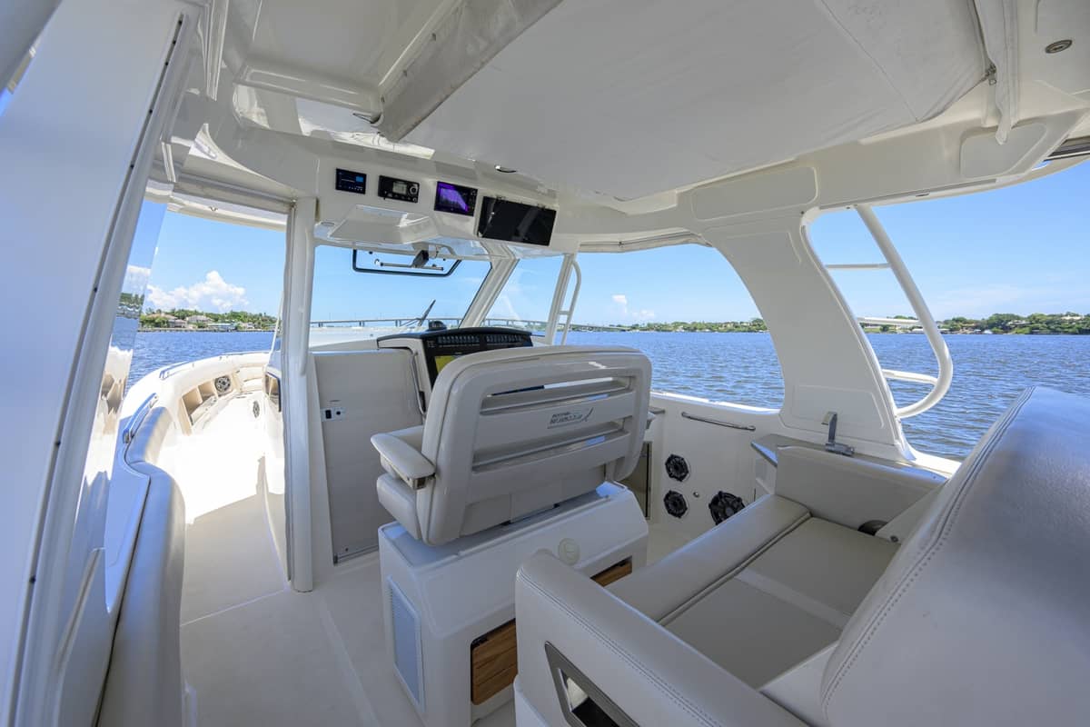 2020 Boston Whaler 350 Realm "DERRYN" photo 11
