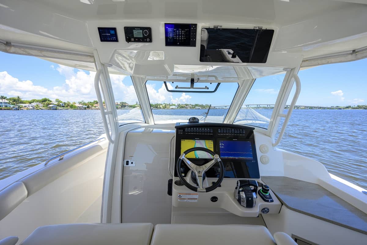 2020 Boston Whaler 350 Realm "DERRYN" photo 14