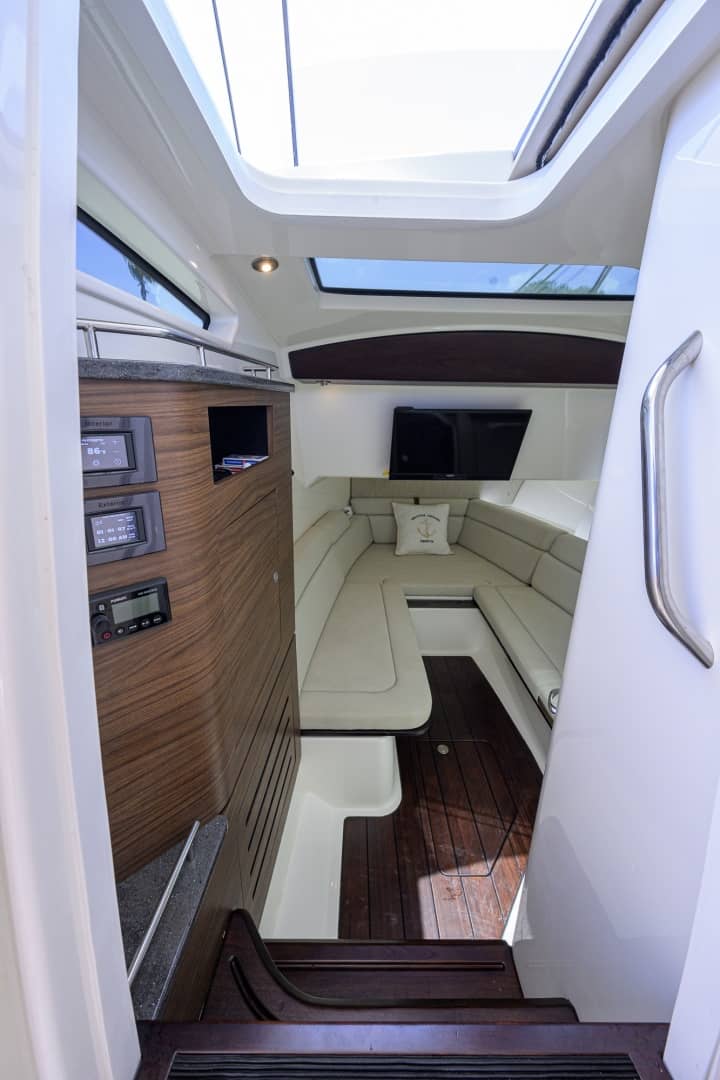 2020 Boston Whaler 350 Realm "DERRYN" photo 20