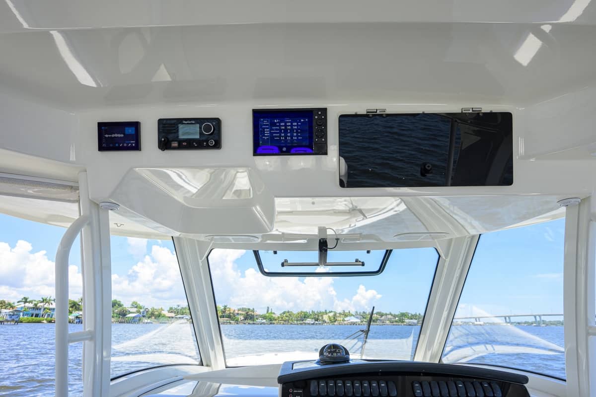 2020 Boston Whaler 350 Realm "DERRYN" photo 17