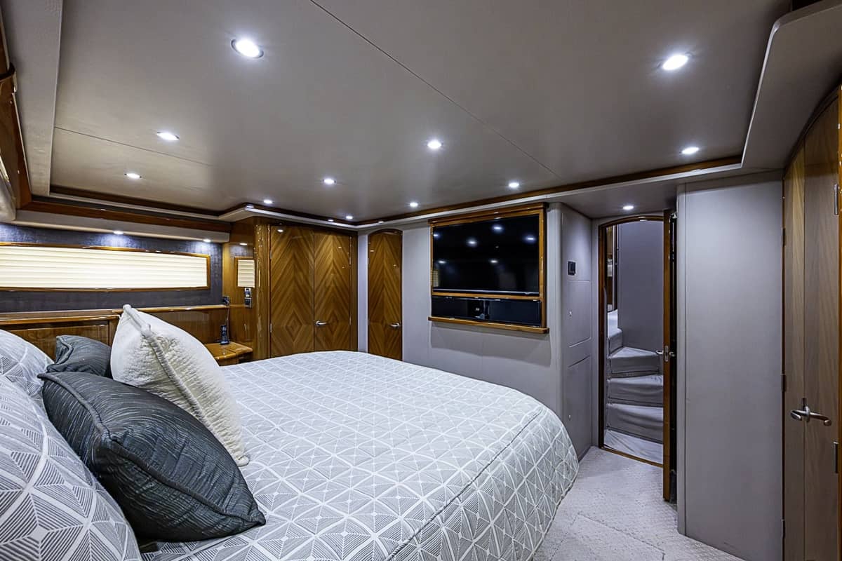 2011 Viking 76 Enclosed Bridge "TEUSEAS" photo 90