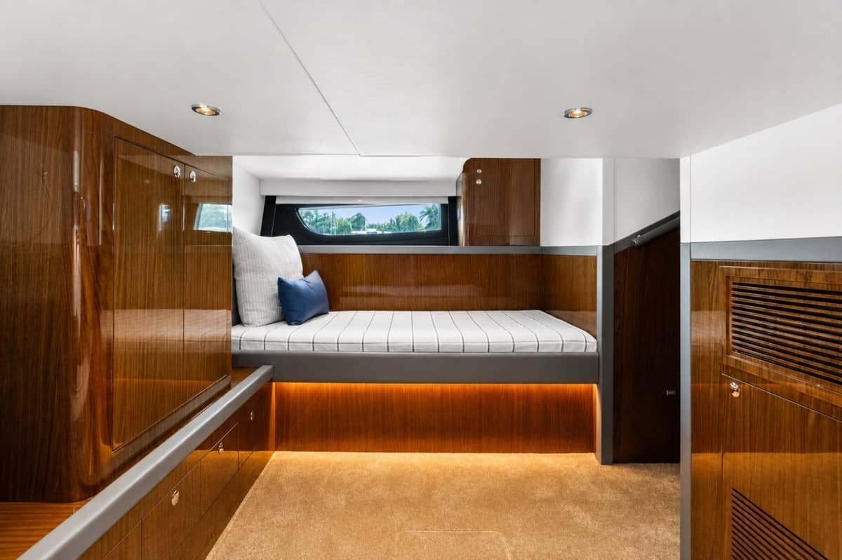 2026 ECLIPSE 505 Shadow "Stingray Gray" photo 35