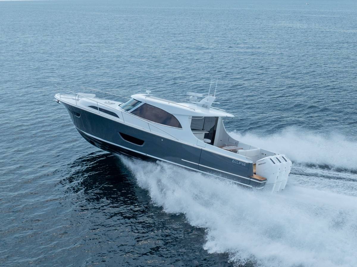 2026 ECLIPSE 505 Shadow "Stingray Gray" photo 62