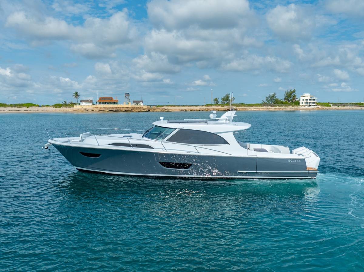 2026 ECLIPSE 505 Shadow "Stingray Gray" photo 41
