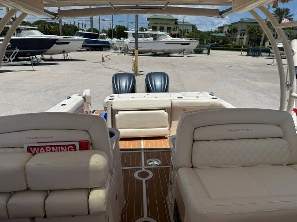 2023 Grady-White Freedom 307 "Sea Sweet II" photo 16