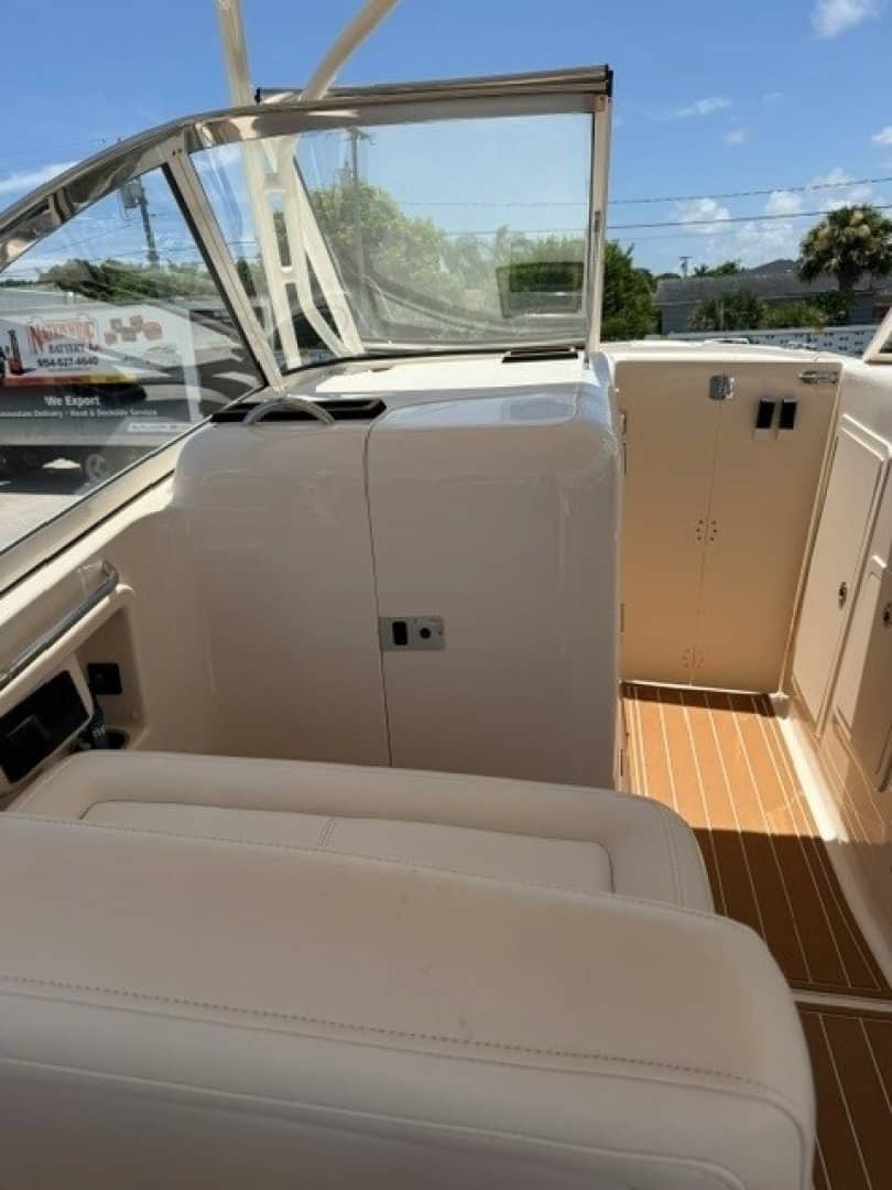 2023 Grady-White Freedom 307 "Sea Sweet II" photo 11