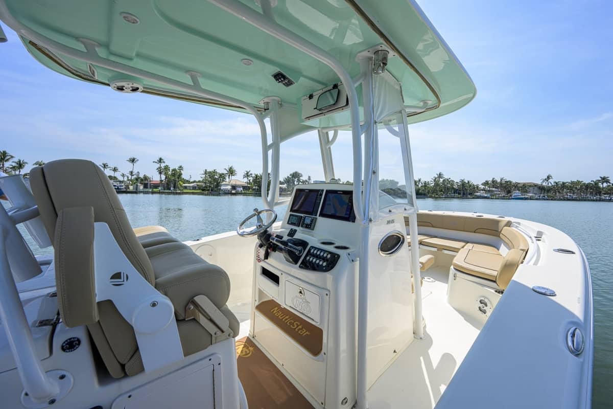 2019 NauticStar 28XS photo 16