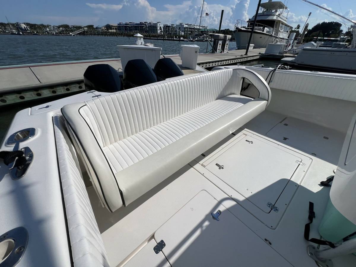 2007 Intrepid 377 Walkaround "FINSURE" photo 13
