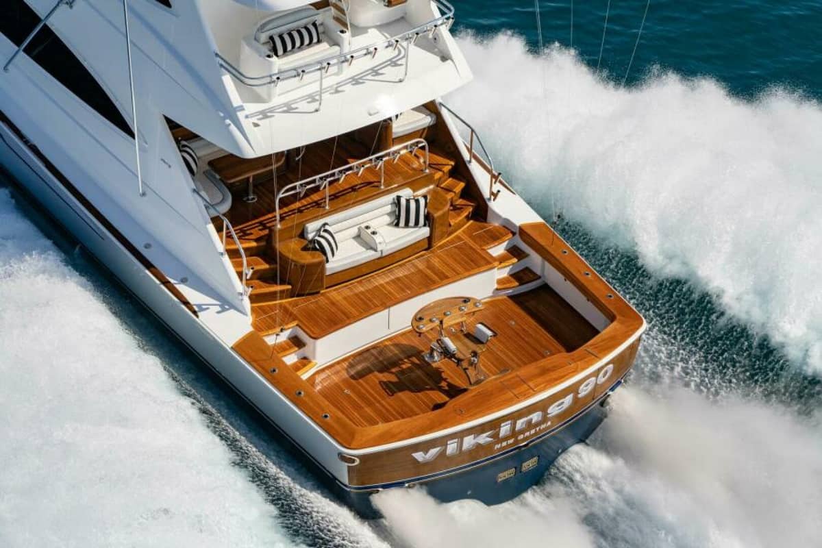 2027 Viking 90 Sky Bridge "2027 Viking 90SB" photo 26