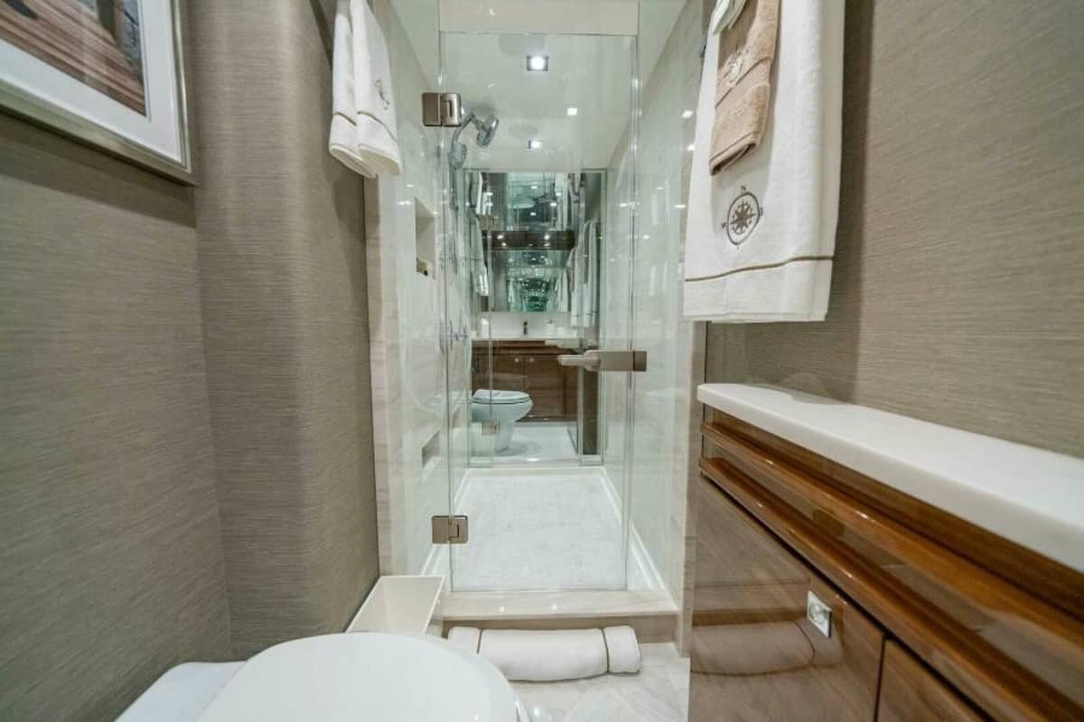 2027 Viking 90 Sky Bridge "2027 Viking 90SB" photo 17