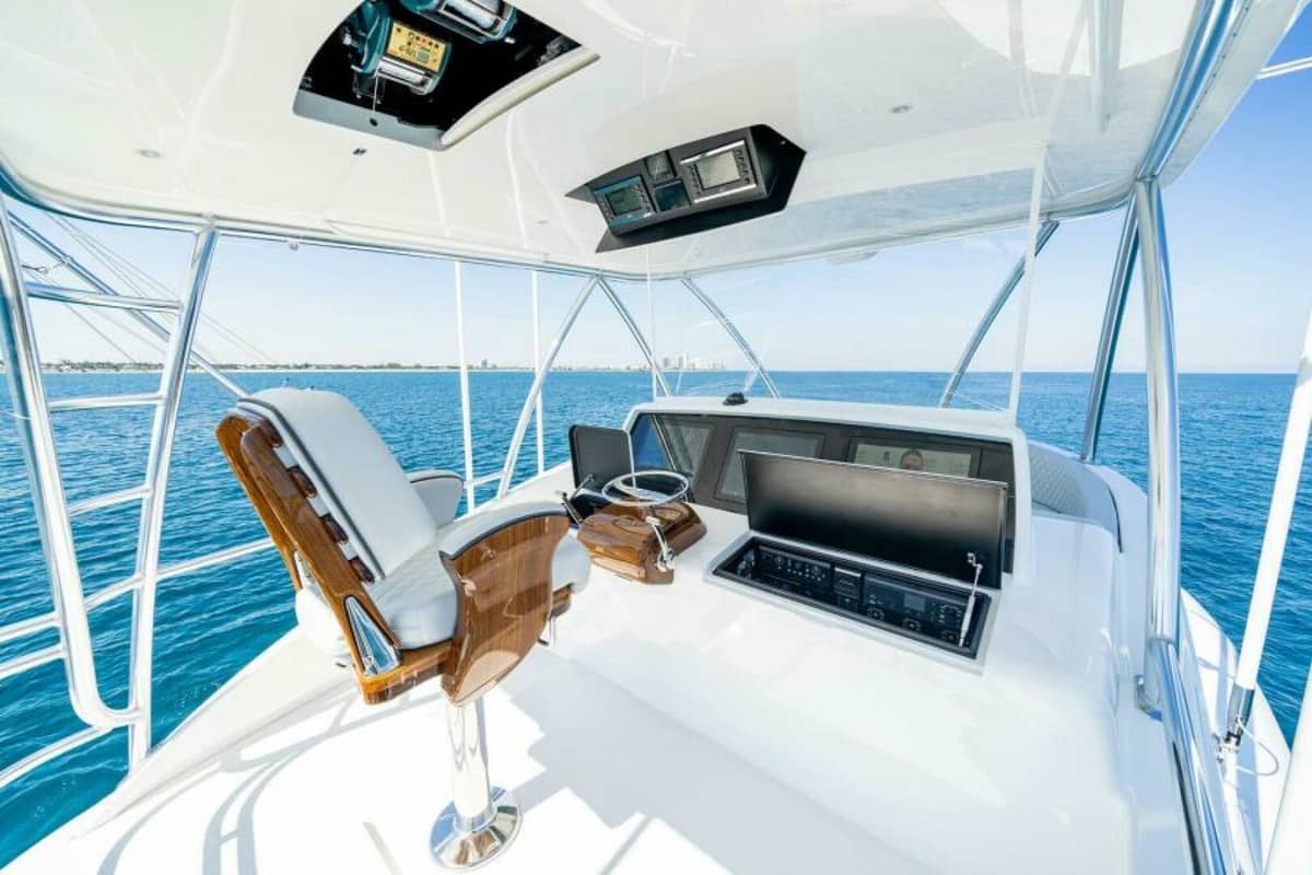 2027 Viking 90 Sky Bridge "2027 Viking 90SB" photo 7