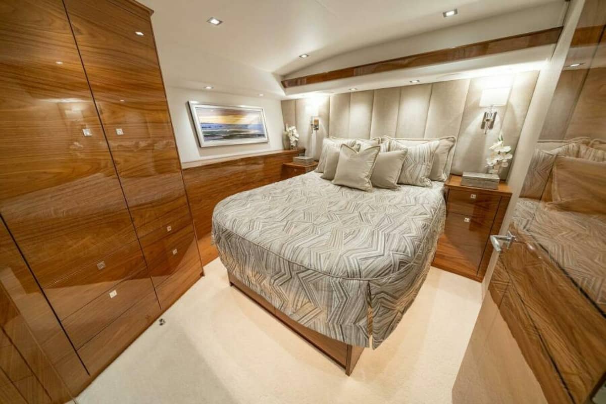 2027 Viking 90 Convertible "2027 Viking 90C" photo 9