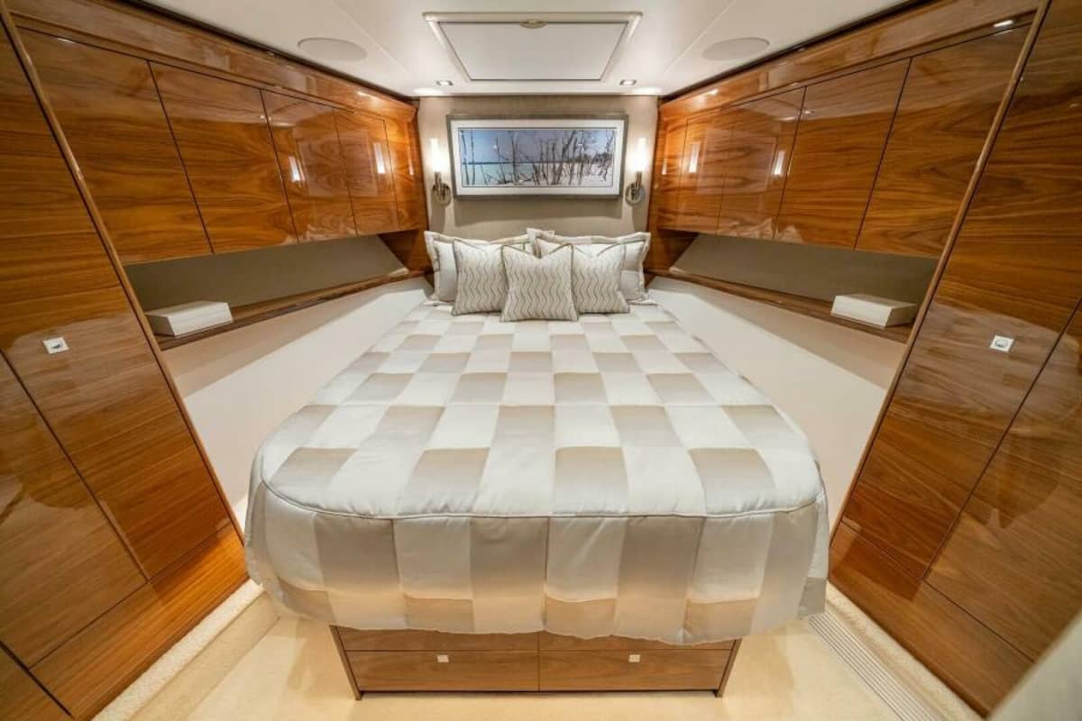 2027 Viking 90 Convertible "2027 Viking 90C" photo 8