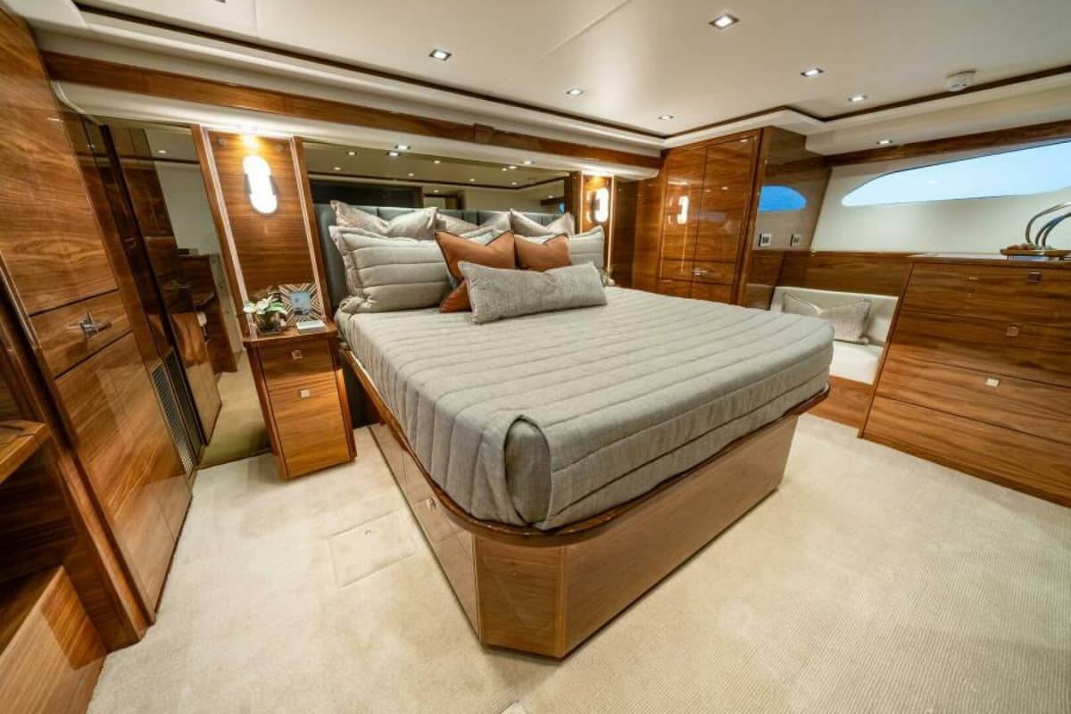 2027 Viking 82 Convertible "2027 Viking 82C" photo 13
