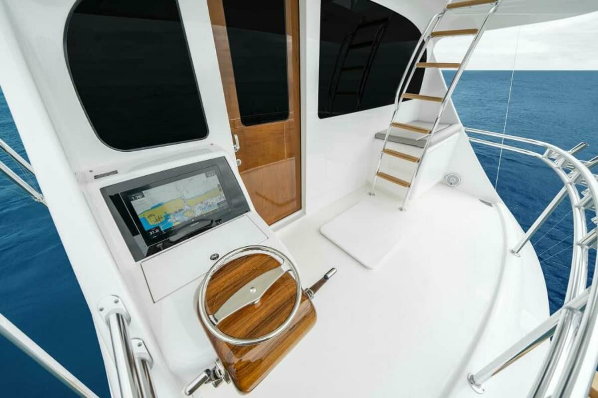 2027 Viking 82 Sky Bridge "2027 Viking 82SB" photo 12