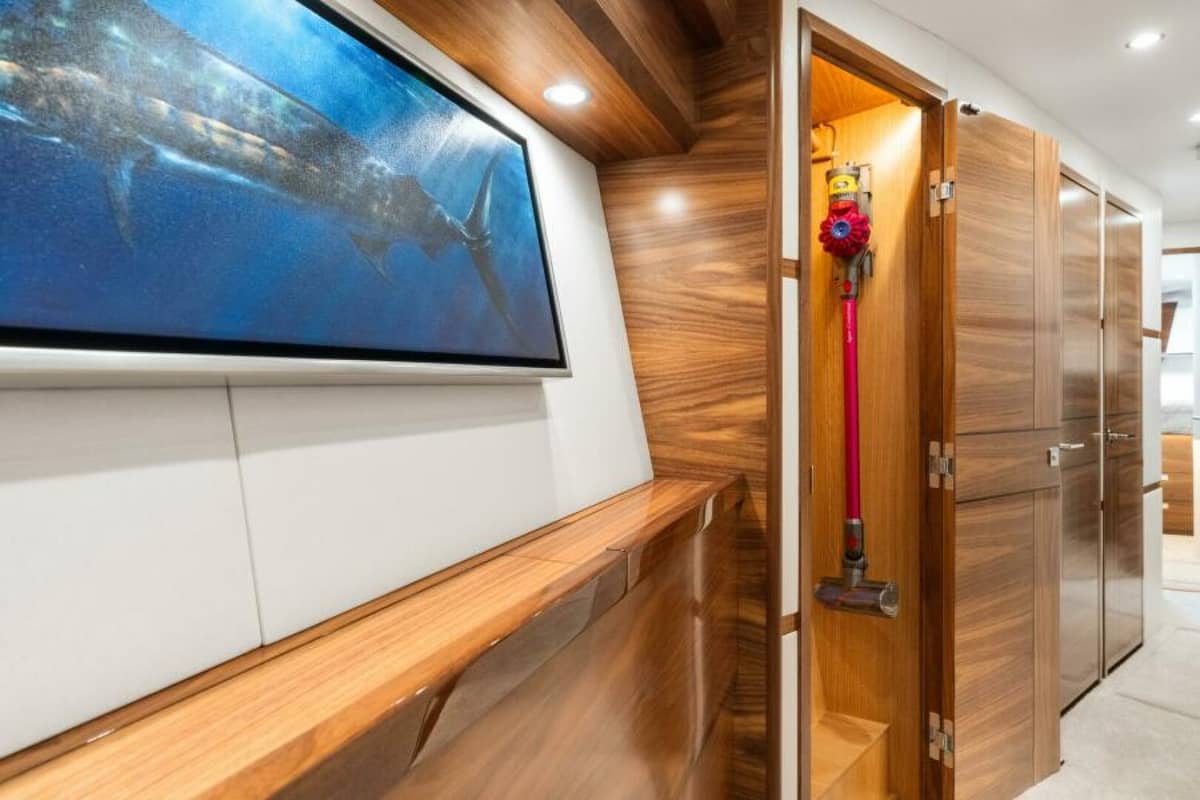 2027 Viking 74 Convertible "2027 Viking 74C" photo 27
