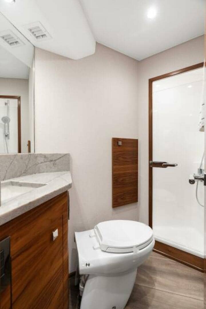 2027 Viking 74 Convertible "2027 Viking 74C" photo 24