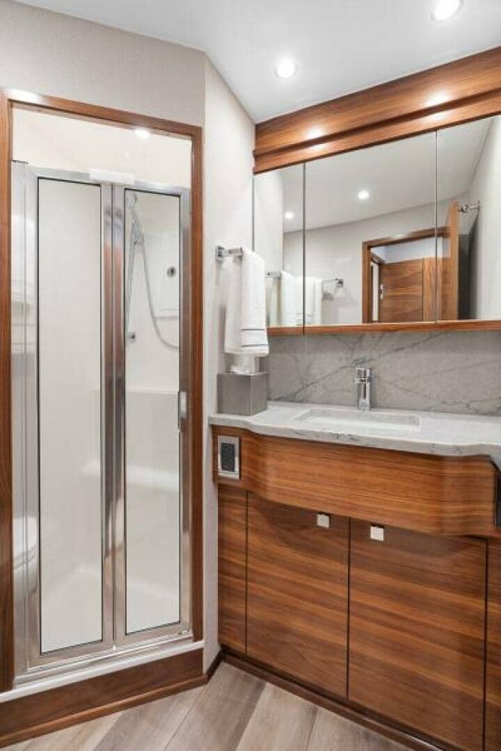 2027 Viking 74 Convertible "2027 Viking 74C" photo 15