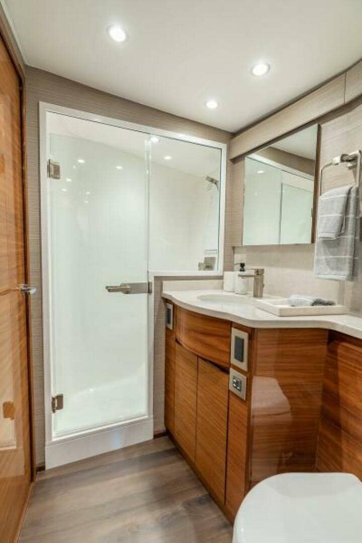 2027 Viking 54 Convertible "2027 Viking 54C" photo 6