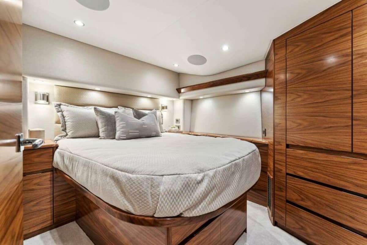 2027 Viking 50 Convertible "2027 Viking 50C" photo 21
