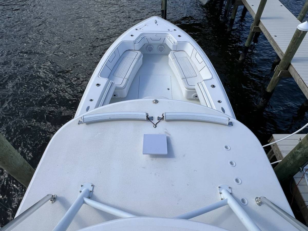 2021 Contender 44 ST "NAUTI GIRL" photo 5