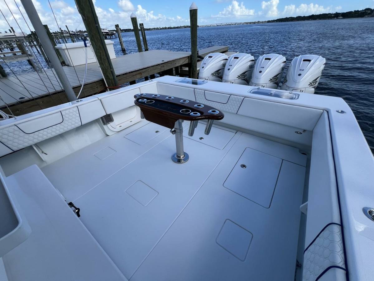 2021 Contender 44 ST "NAUTI GIRL" photo 12