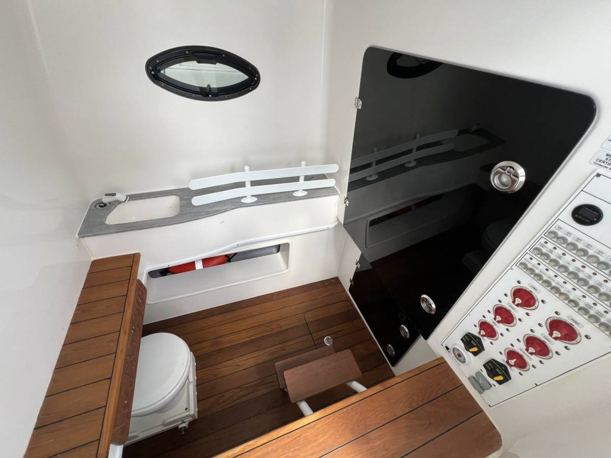 2021 Contender 44 ST "NAUTI GIRL" photo 25