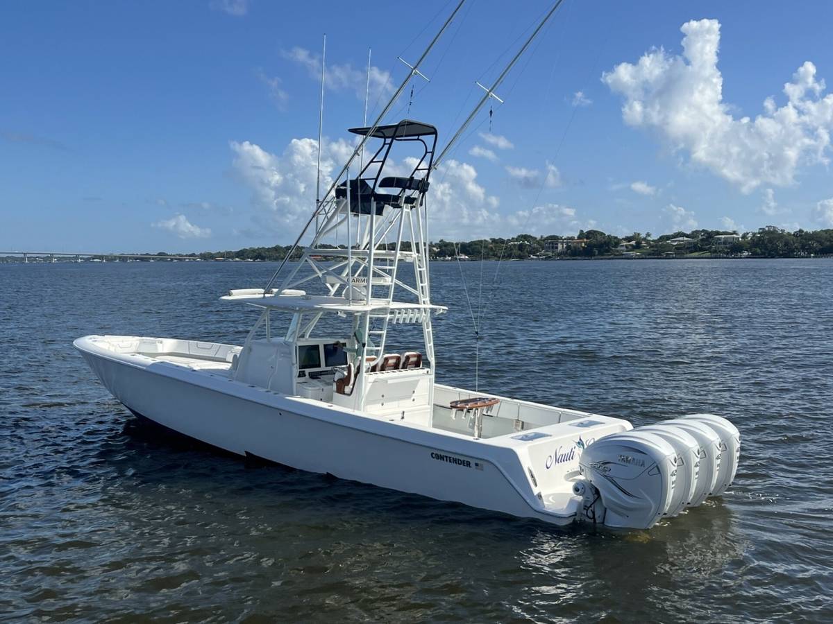 2021 Contender 44 ST "NAUTI GIRL" photo 2