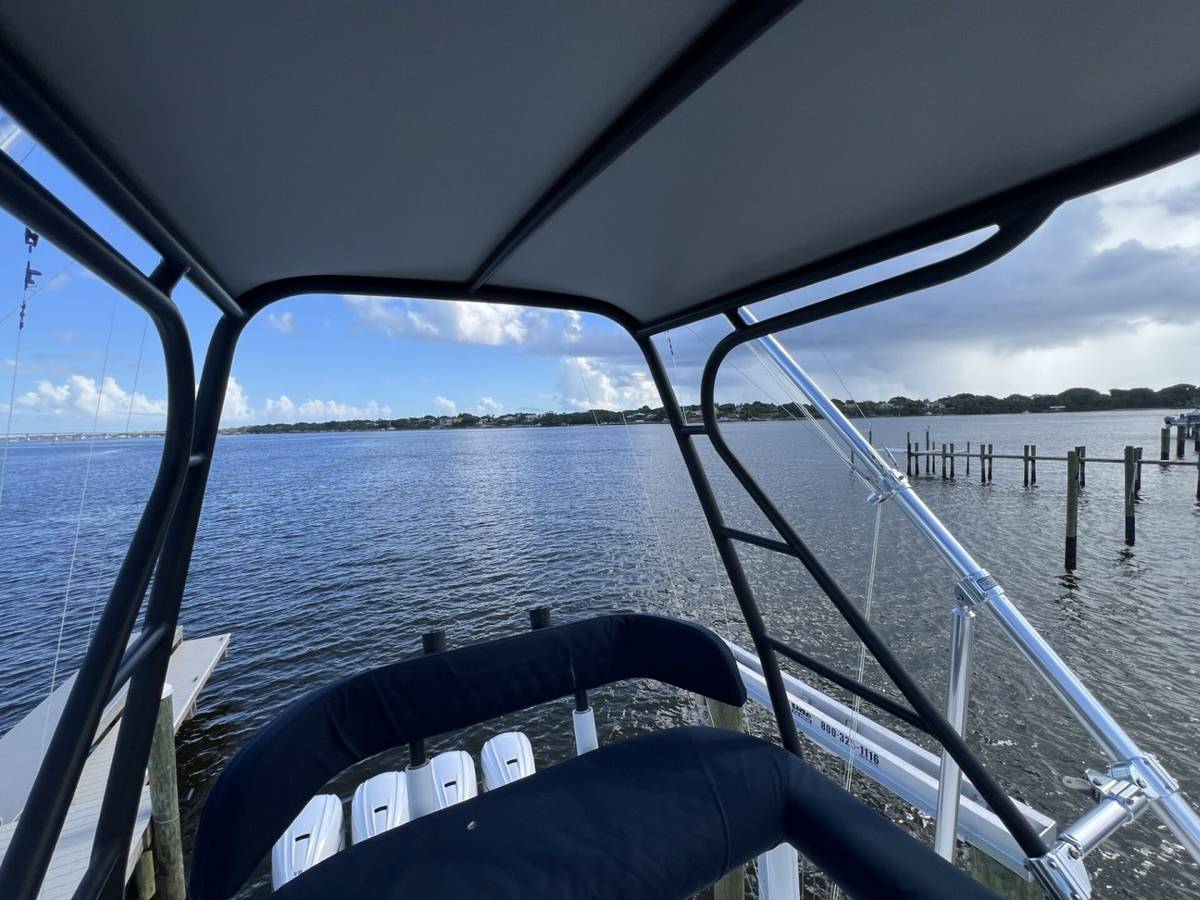 2021 Contender 44 ST "NAUTI GIRL" photo 7