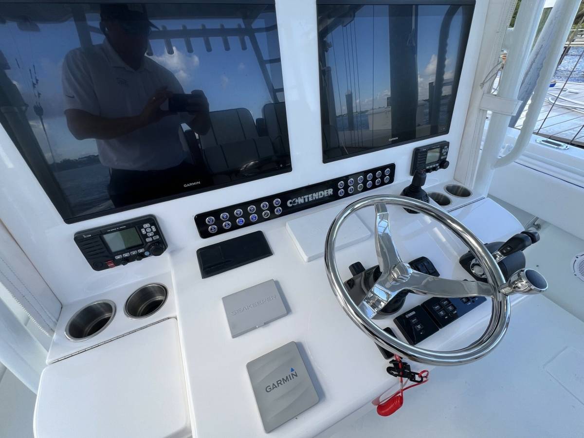 2021 Contender 44 ST "NAUTI GIRL" photo 11