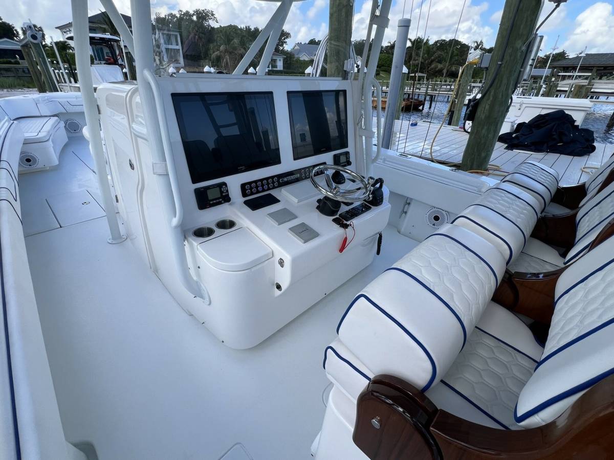 2021 Contender 44 ST "NAUTI GIRL" photo 18