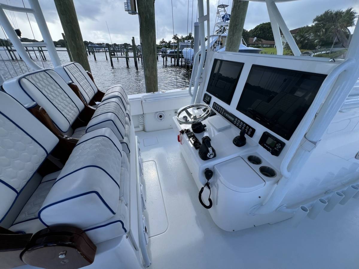 2021 Contender 44 ST "NAUTI GIRL" photo 8