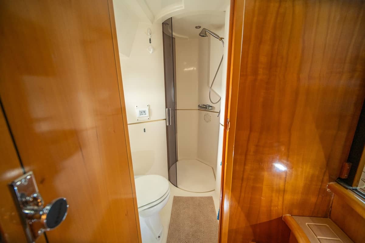 2000 Venturer 44 Catamaran/Sportfish "Fifth Day" photo 22