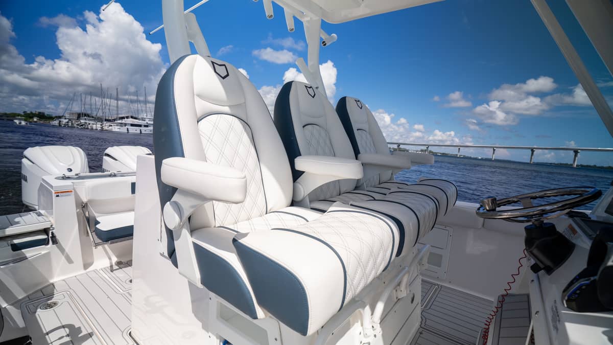 2025 Sea Fox 328 Commander "BLUE LEADER" photo 4