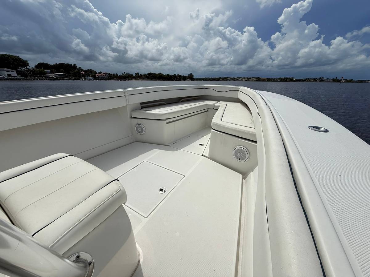 2015 Jupiter 32FS photo 2