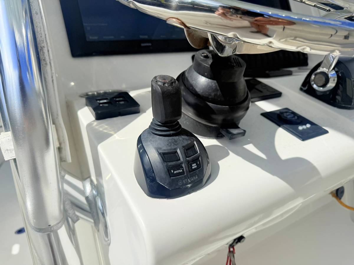 2015 Jupiter 32FS photo 12