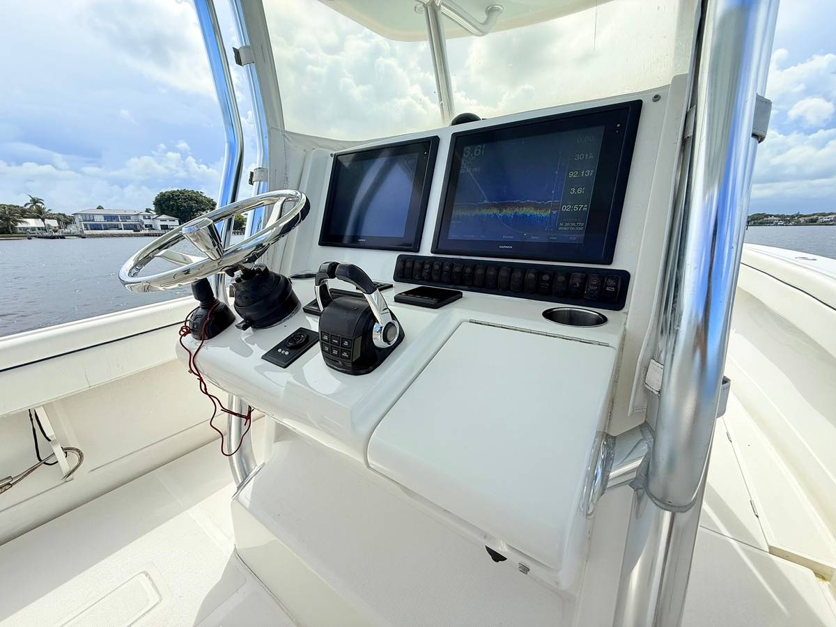 2015 Jupiter 32FS photo 11