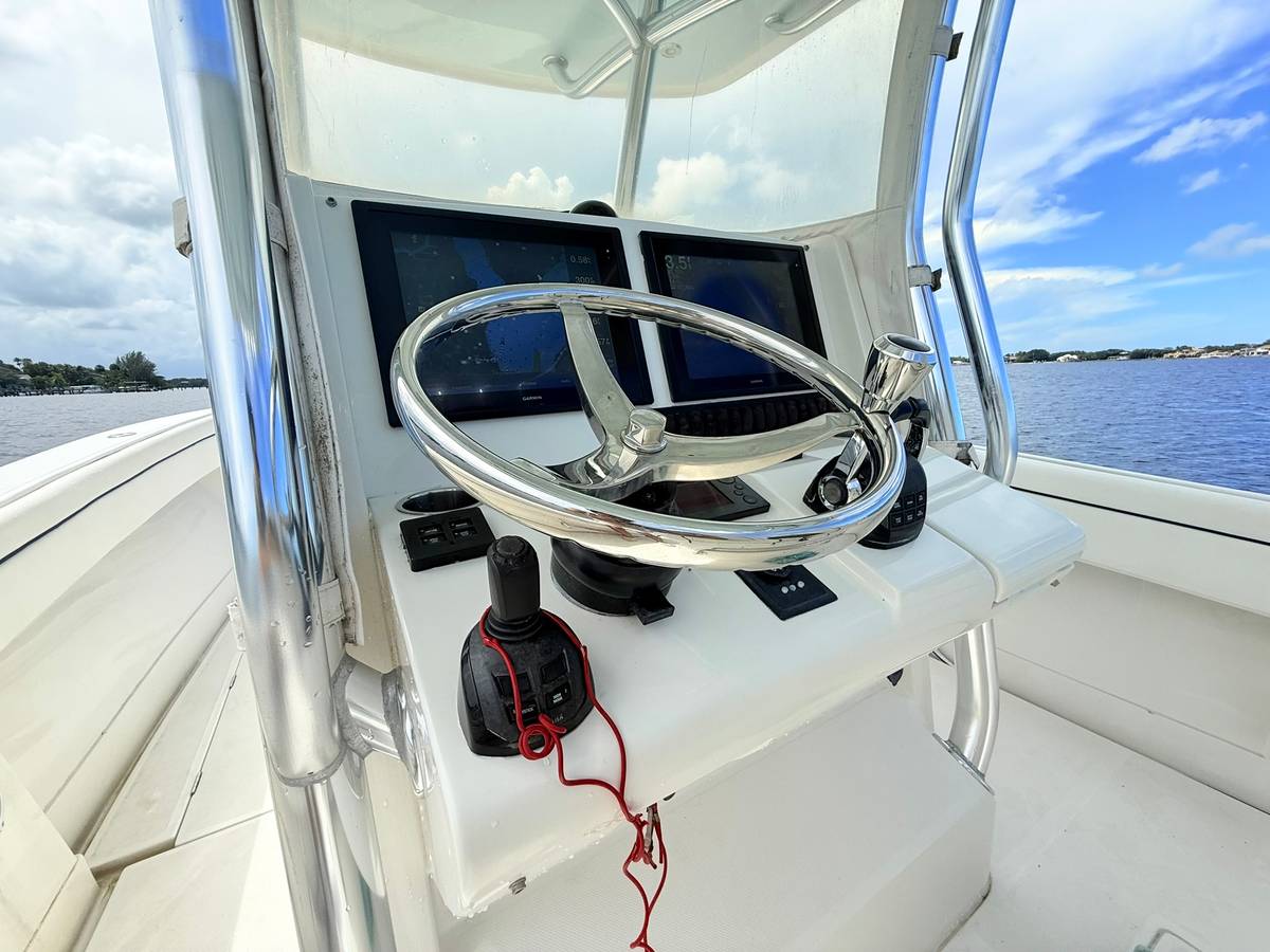 2015 Jupiter 32FS photo 9