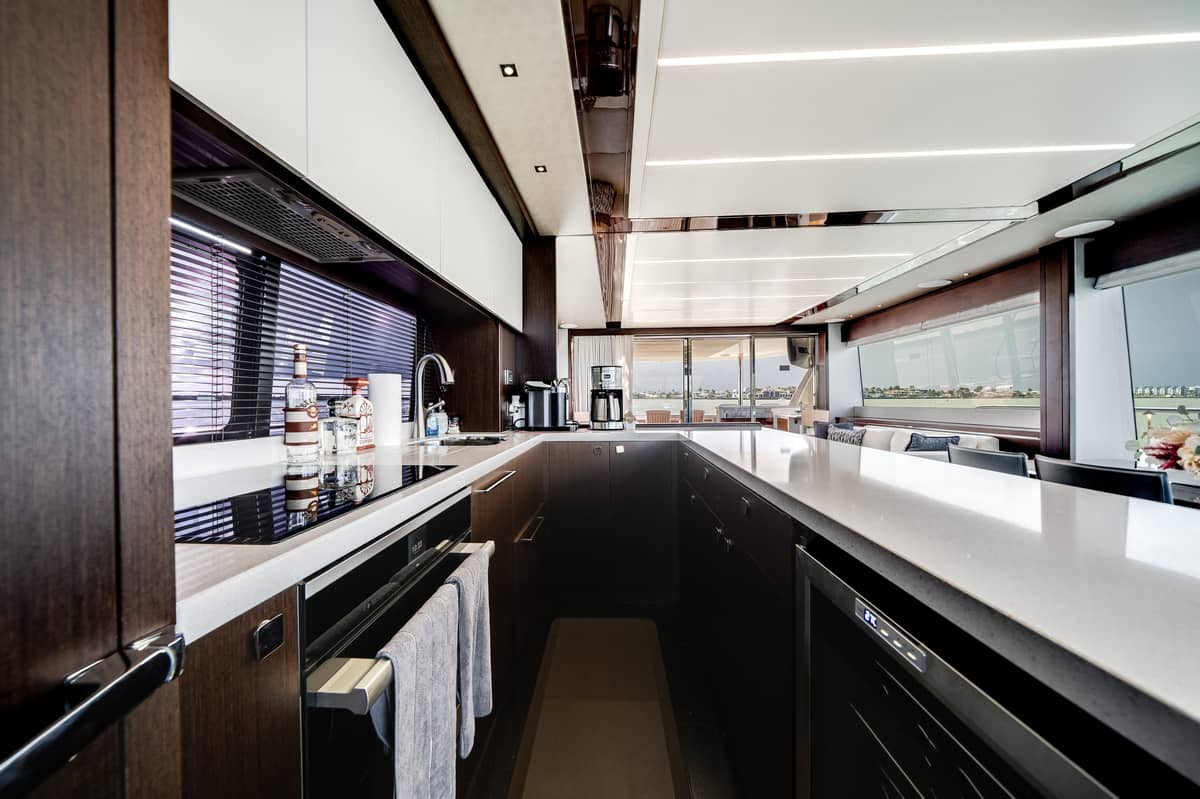 2019 Sunseeker 76 Flybridge "Lady M" photo 8