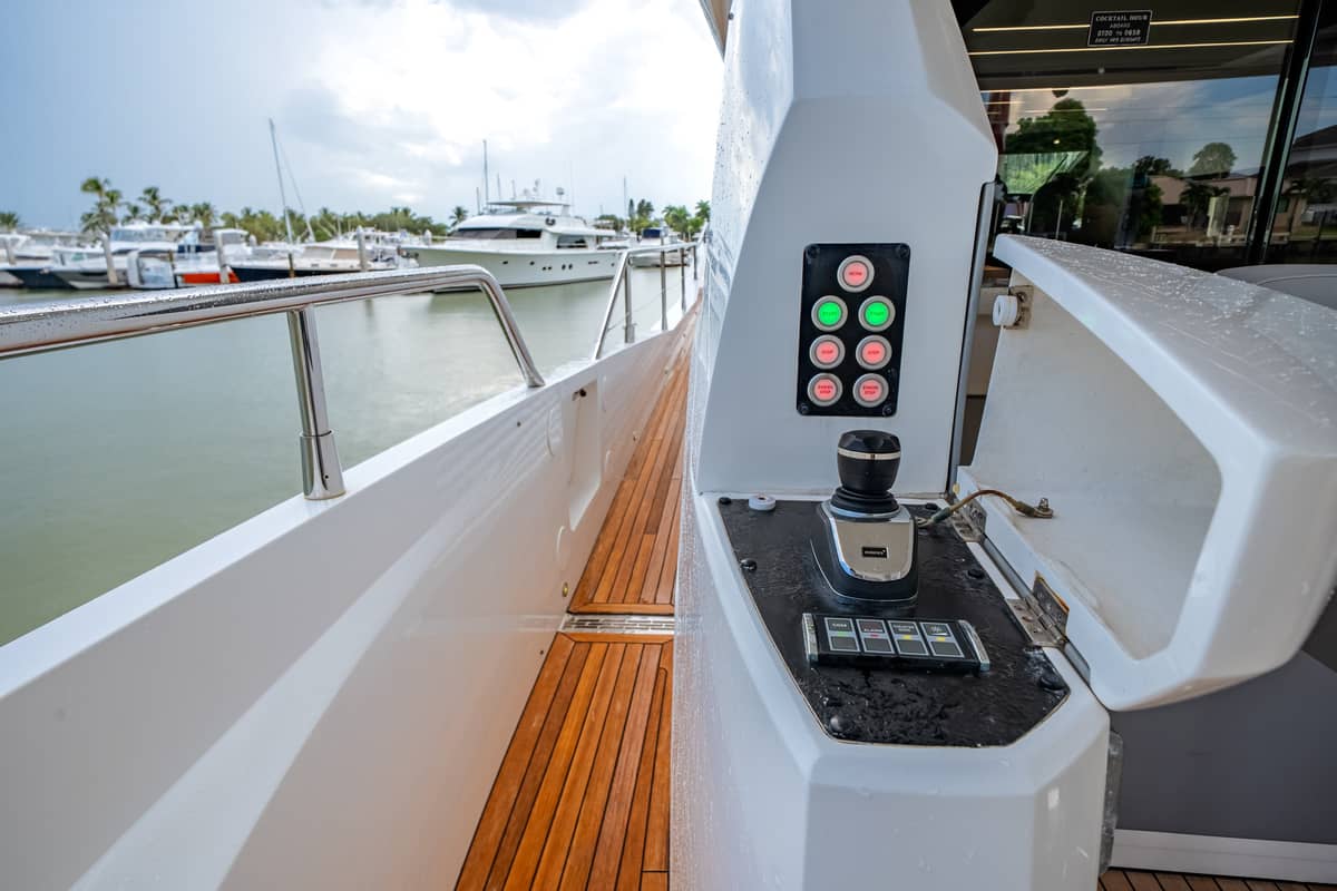 2019 Sunseeker 76 Flybridge "Lady M" photo 41