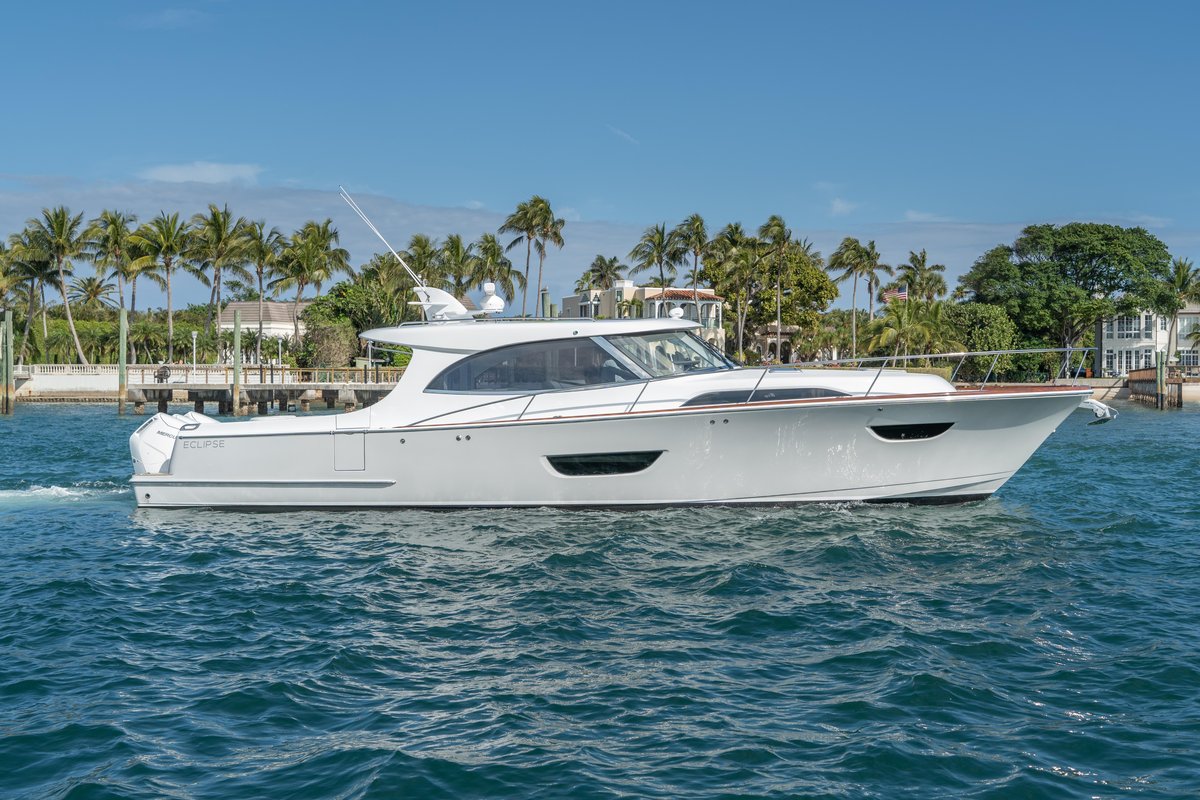 ECLIPSE 505 Shadow Hull #001