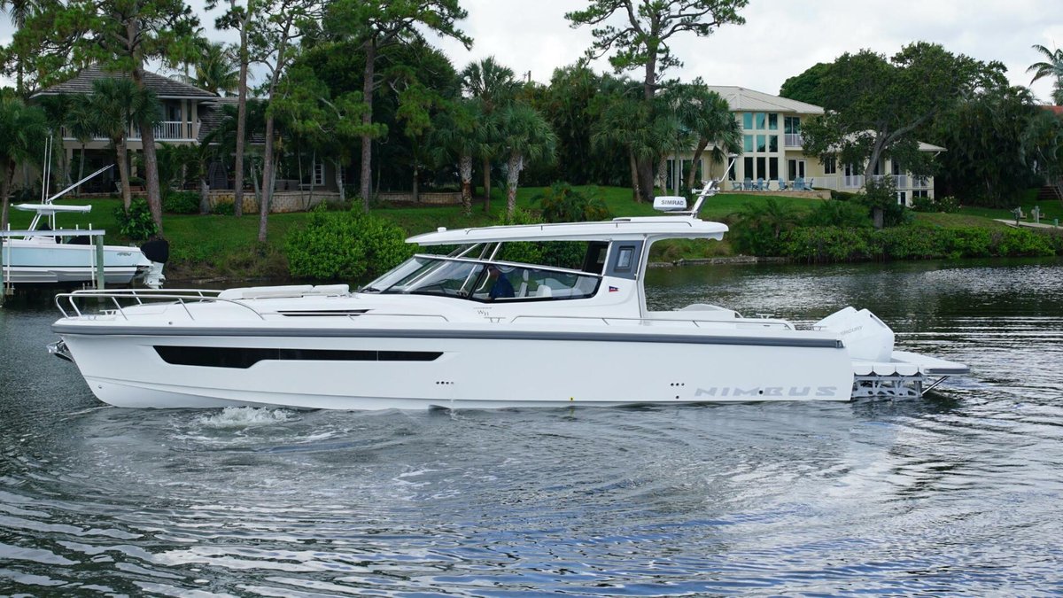 2025 Nimbus Weekender 11