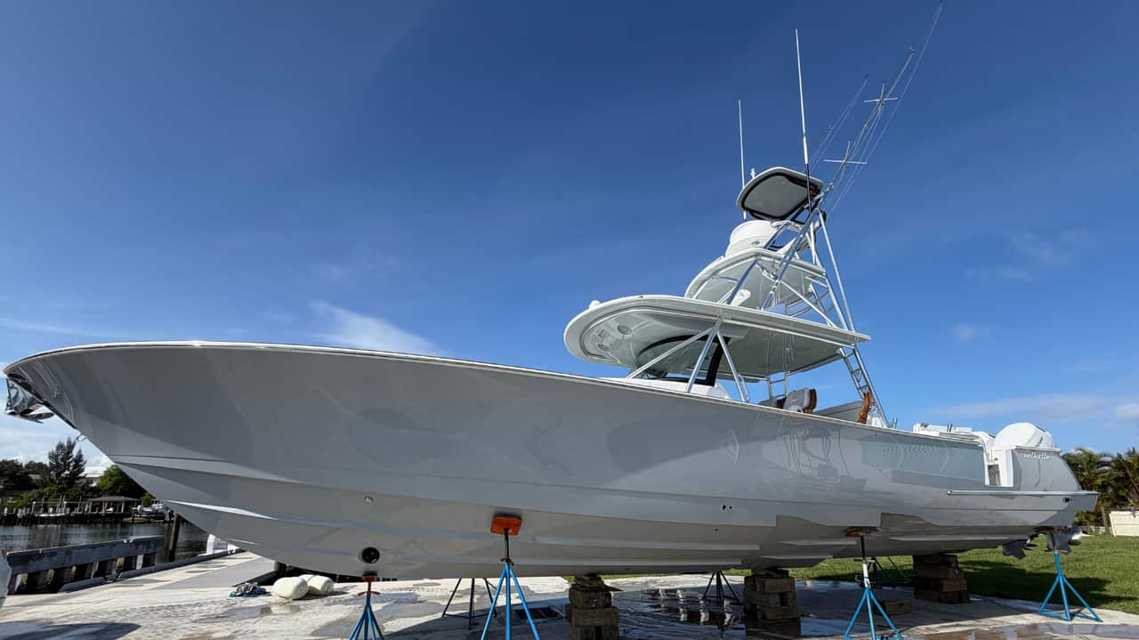 side profile of the Valhalla V-46 hull