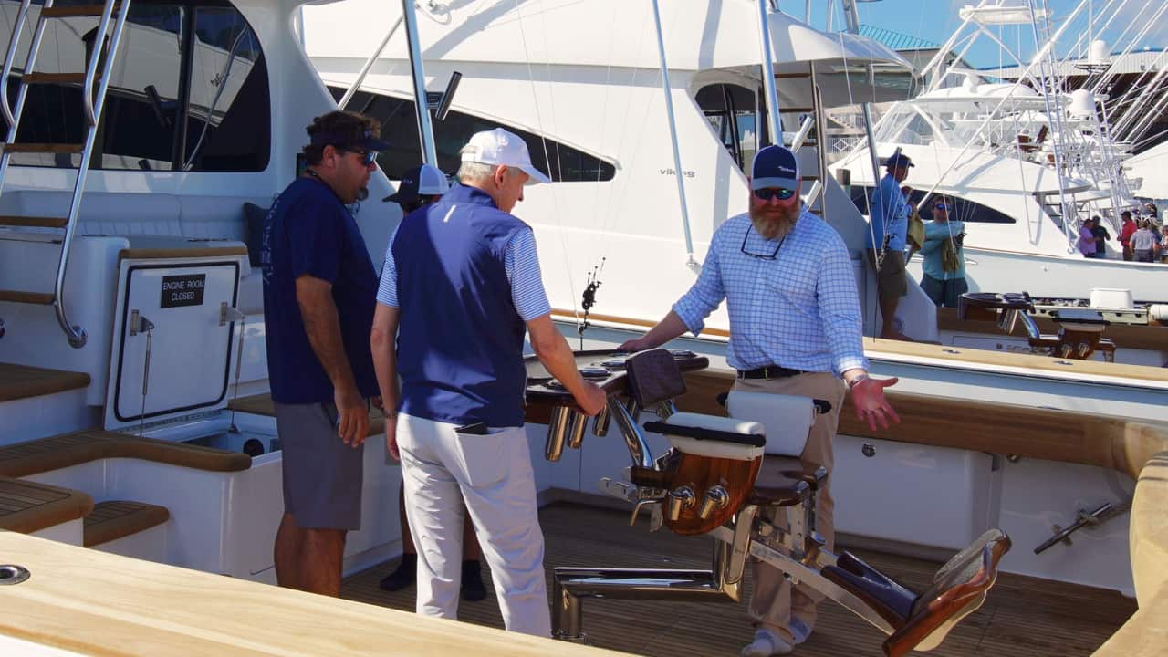 How Yacht Brokers Simplify Luxury Yacht Sales