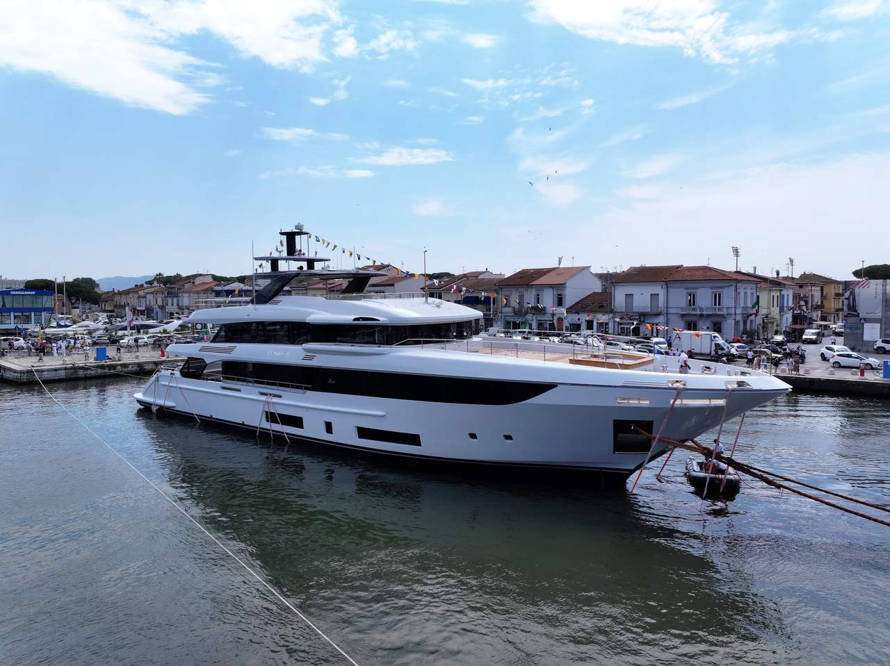 Just Delivered : "Lumina" 44-meter Benetti