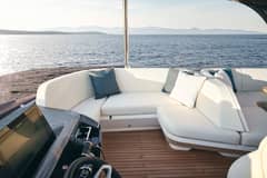 f65-flybridge-detail-4-2022