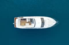 f55-exterior-white-hull-sea-trial-06