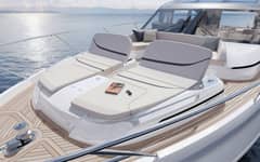s65-new-foredeck-backrest-up-exterior