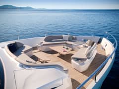 y80-exterior-foredeck-cgi